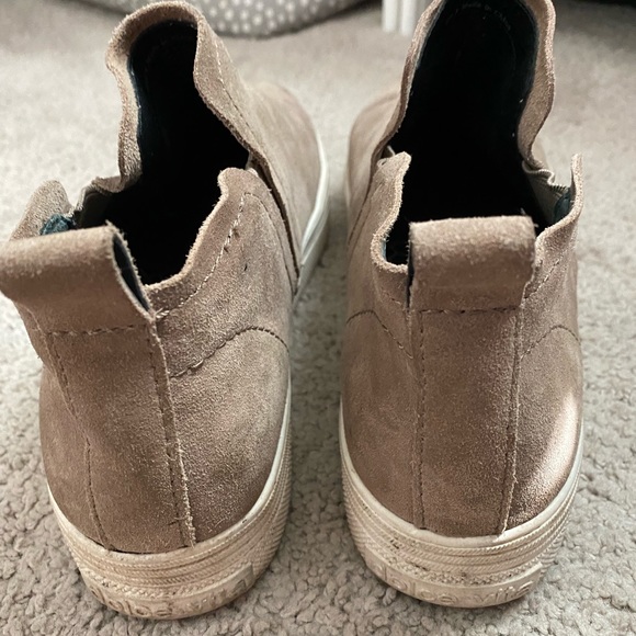 Dolce Vita Tate suede slip on sneakers in tope - Picture 3 of 5